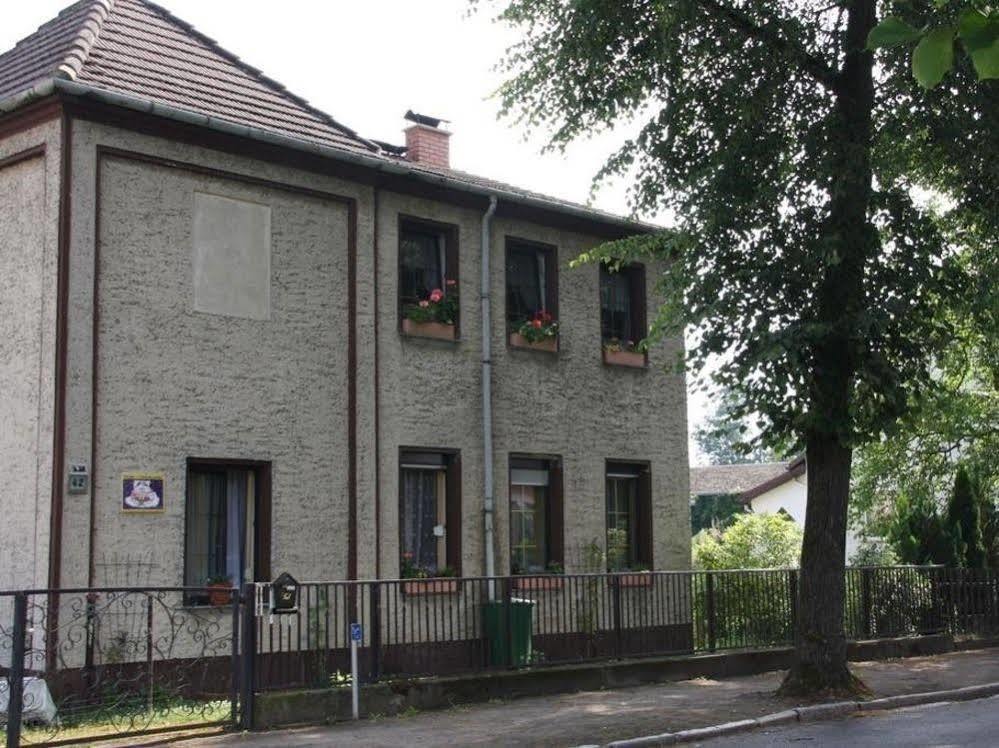Hueblers-Schlafquartier Hotel Furstenwalde Luaran gambar